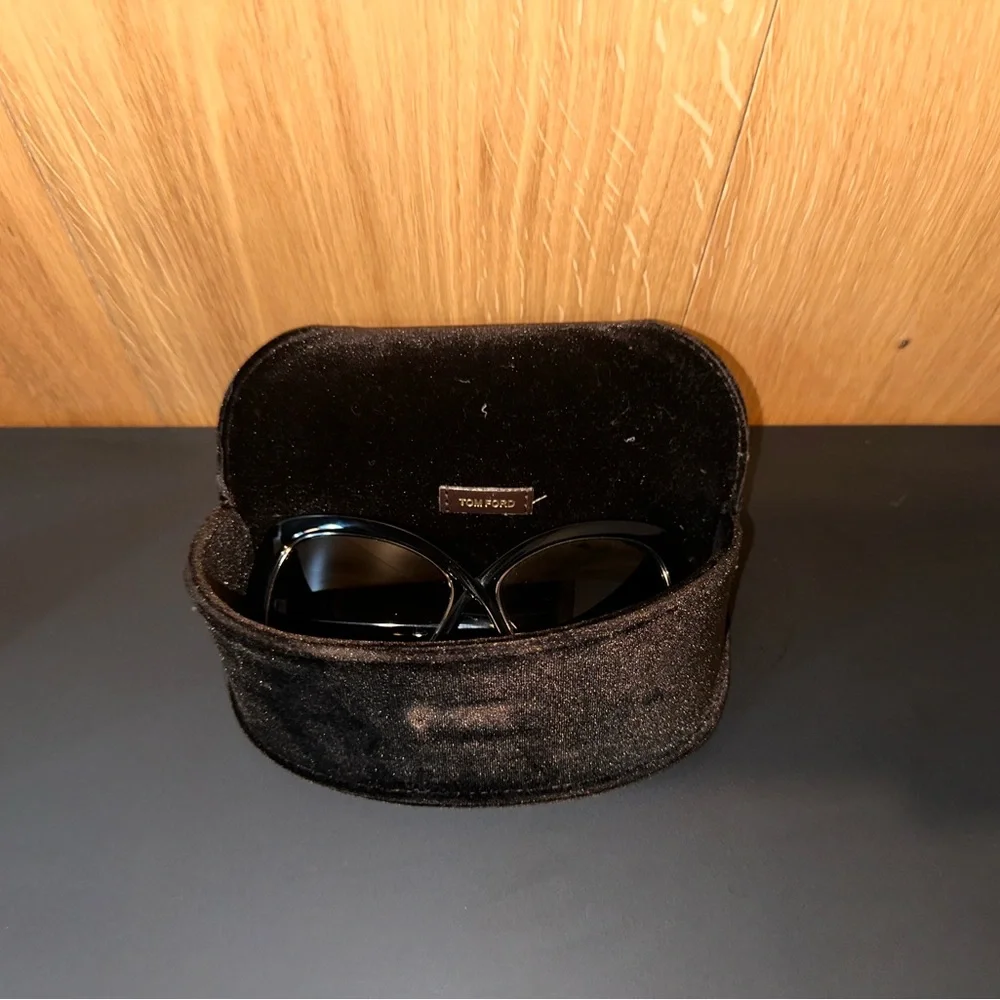 Tom Ford Black Jade TF277 Sunglasses - Picture 7 of 7
